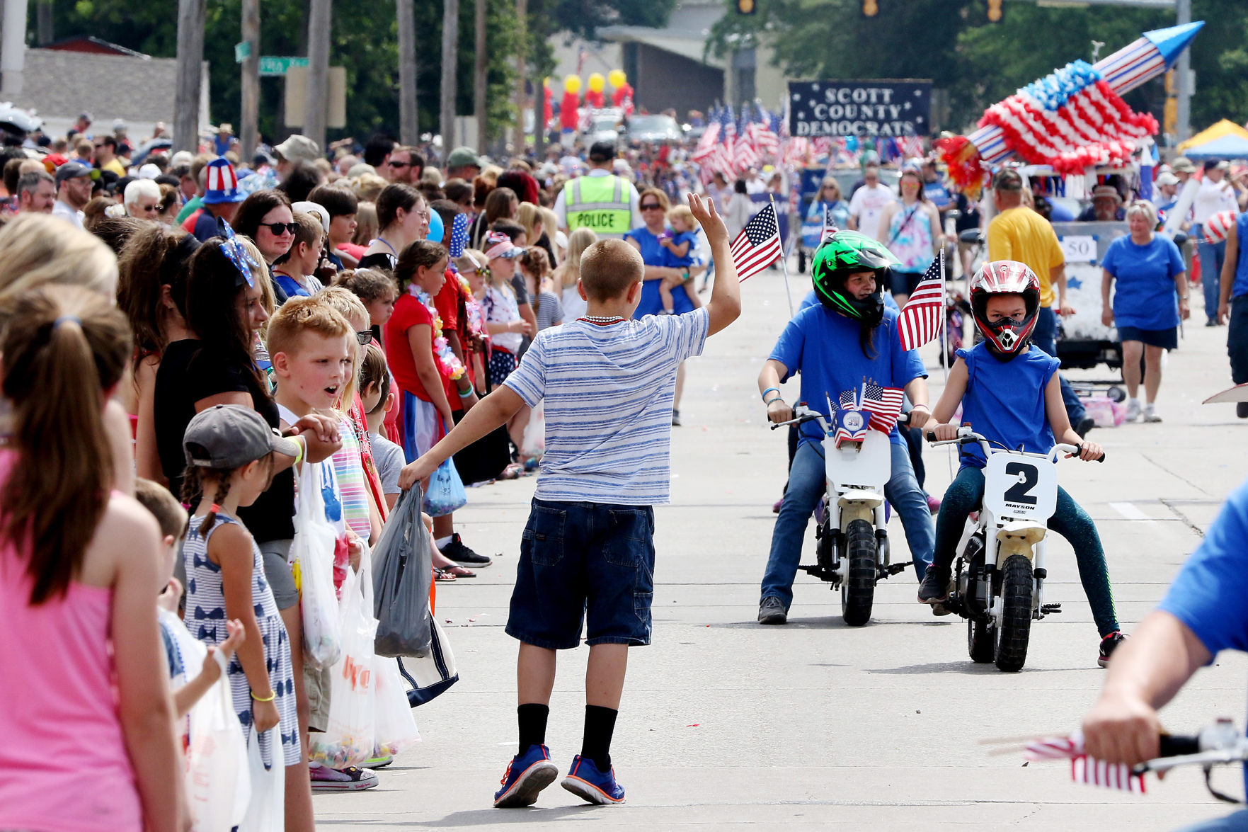 070417-Bettendorf-Parade-009